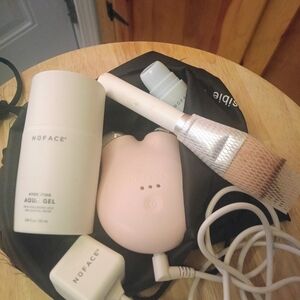 NuFace Pink Device with White Gel and Accessories
